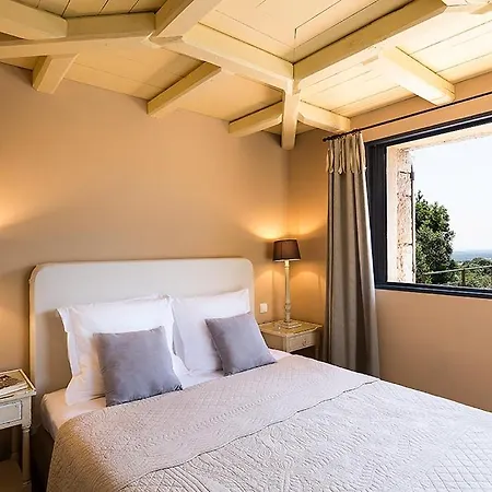 Villa Pruno Sleeps 6 Pool Air Con Wifi