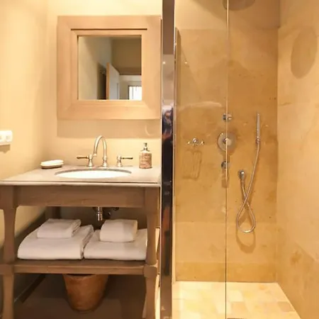 Pruno Sleeps 6 Pool Air Con Wifi *